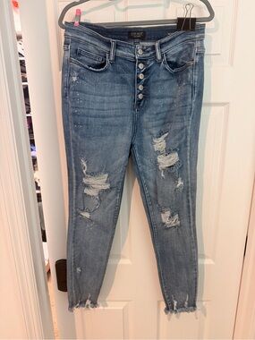 Judy Blue Distressed Button-Fly Skinny Jeans in Blue Wash size 13